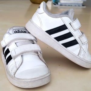 Toddler adidas size 6k